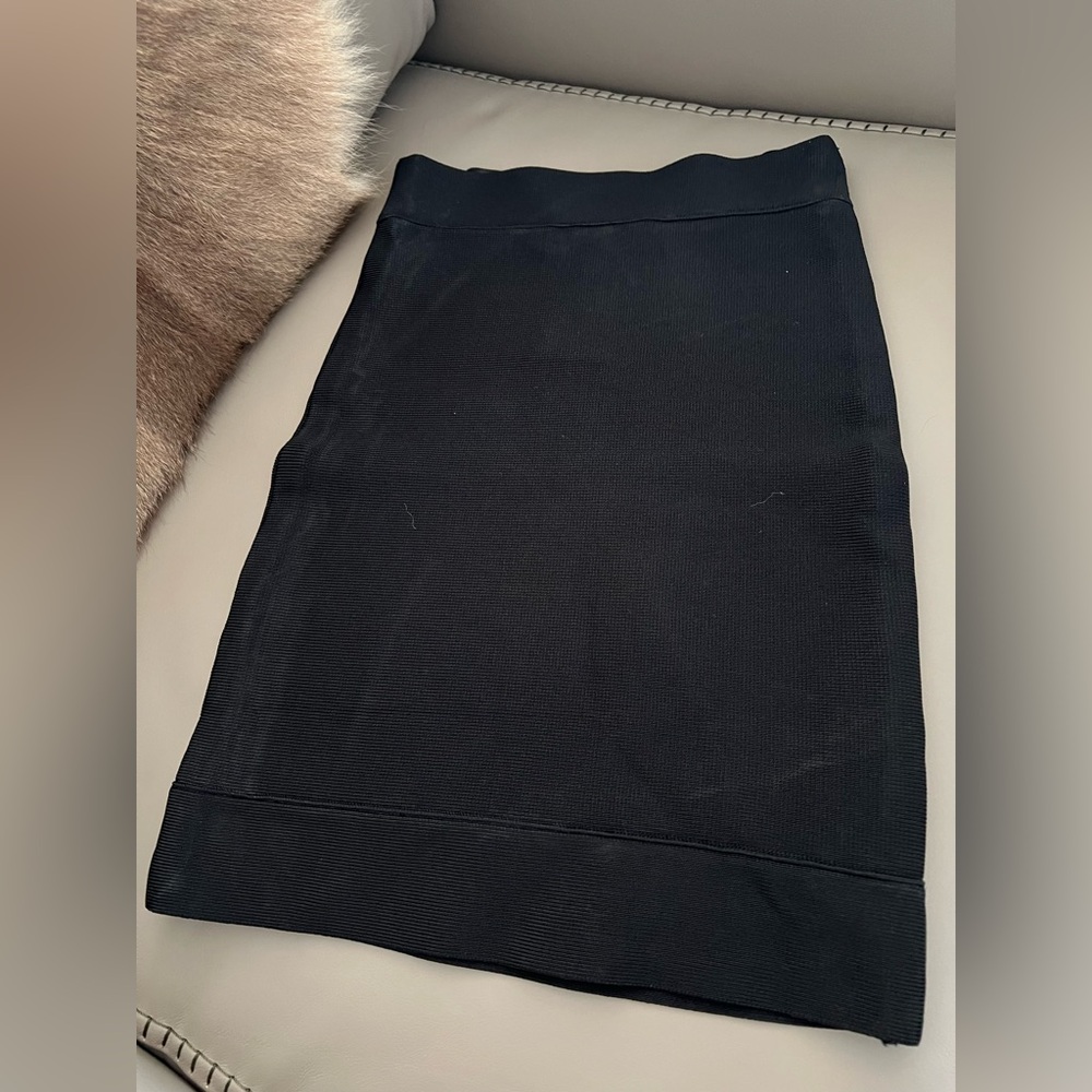 Chic Black High-Waist Mini Skirt - Picture 2 of 6